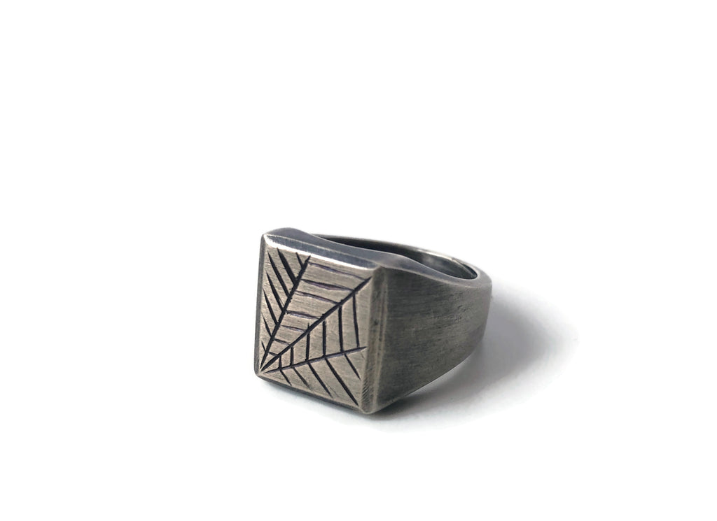 Engraved Signet Ring, Web